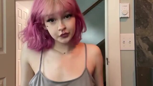 Amputeekay Onlyfans shows off nipples under thin shirt!!!