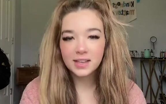 Baylen Dupree New Video Showing Off Her Big Breasts